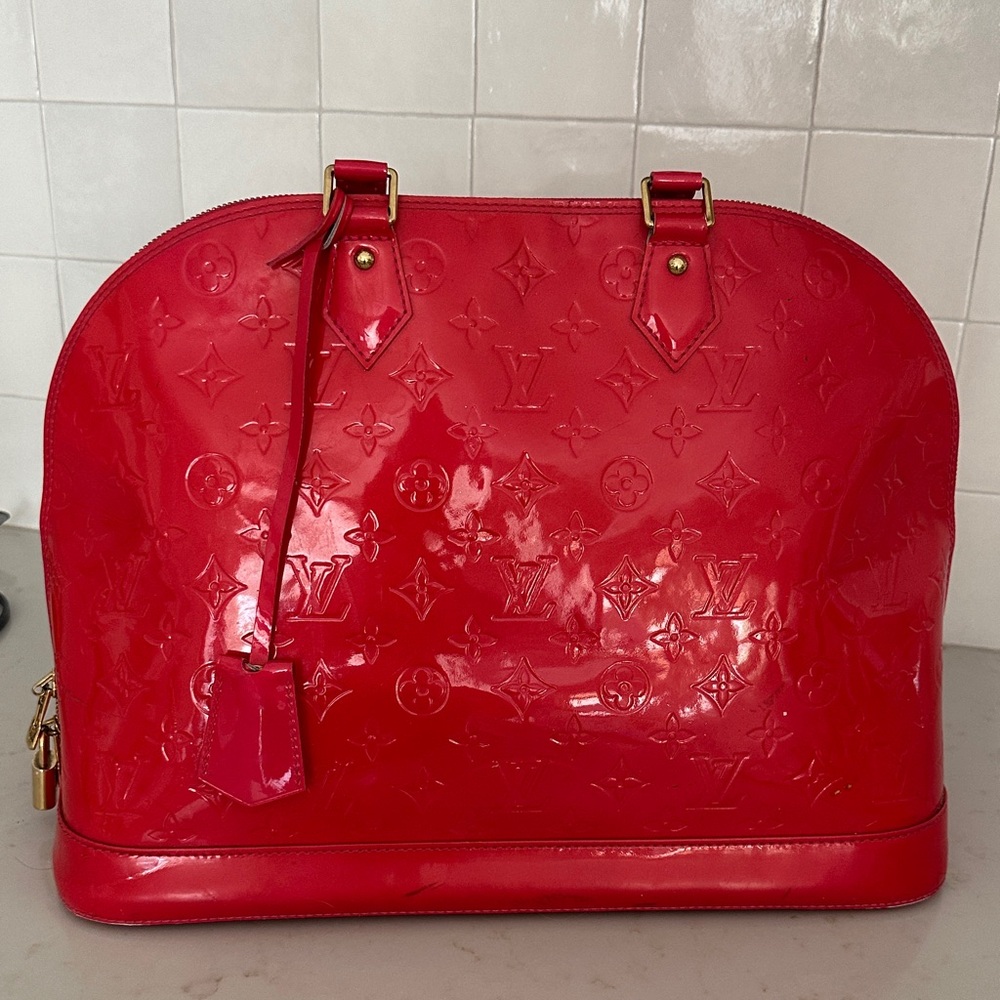 Louis Vuitton Red Vernis Alma Satchel  GM(Grand Modèle) 15.25 in/ 15.25 in /38cm - Picture 2 of 4